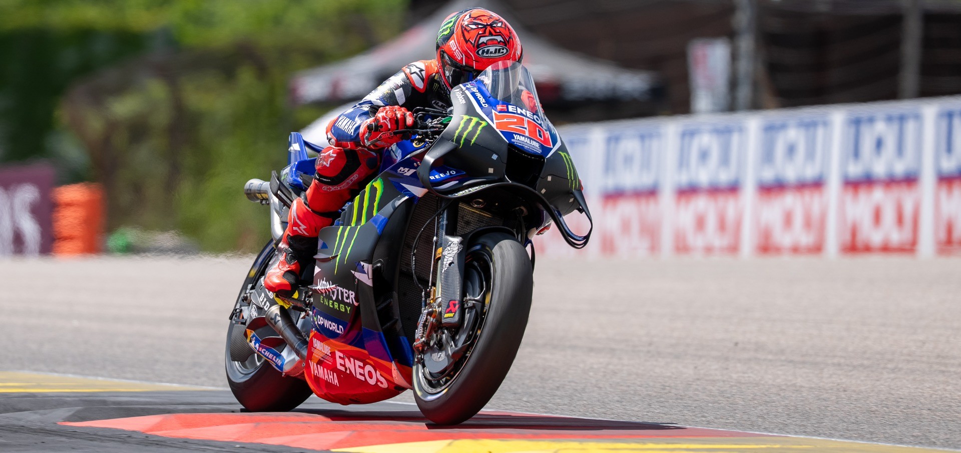 Monster Yamaha Secure P7 & P14 in German Race